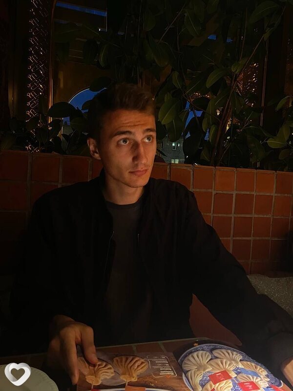 Дима, 21, Новосибирске — анкета №2770586