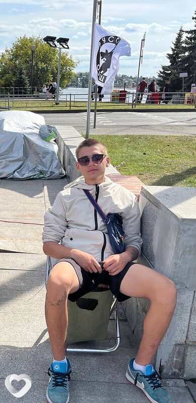 Артем, 21, Екатеринбурге — анкета №2772704
