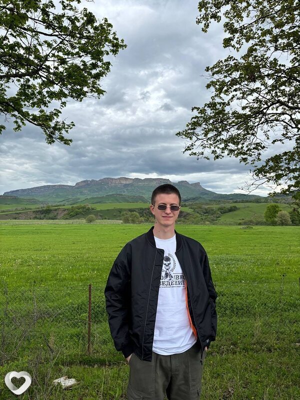 Дима, 23, Новороссийске — анкета №2773085