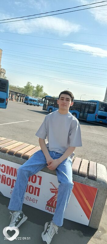Михаил, 21, Москве — анкета №2774365