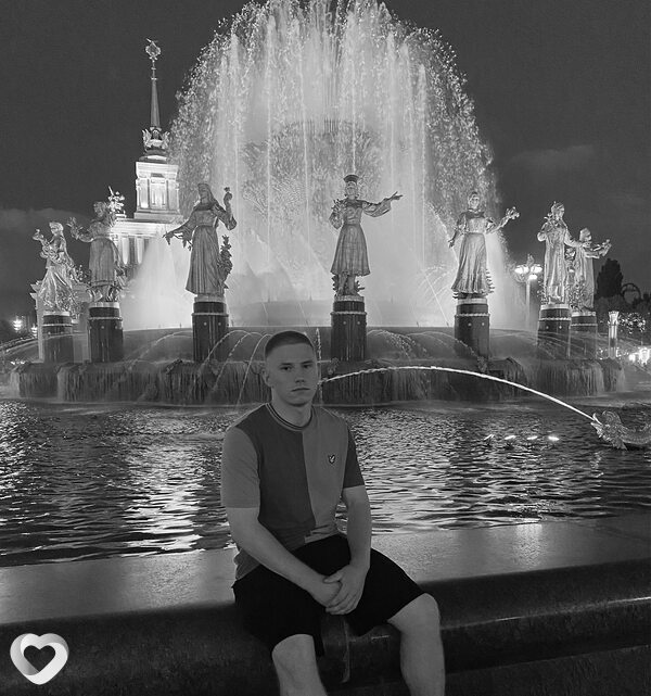 Денис, 20, Москве — анкета №2776076