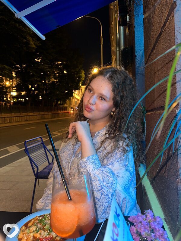 Елизавета, 20, Москве — анкета №2776299