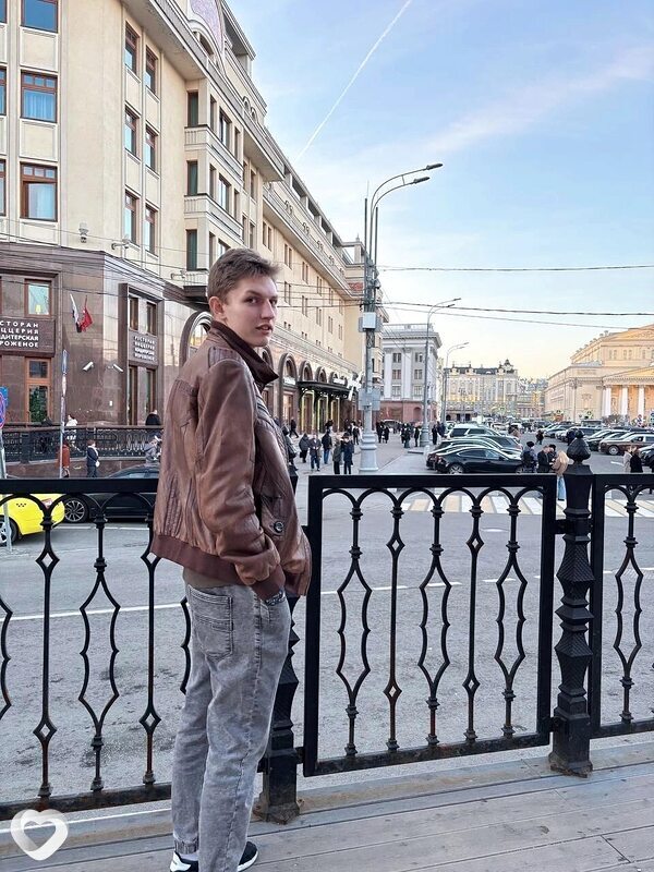 Вадим, 20, Москве — анкета №2776443