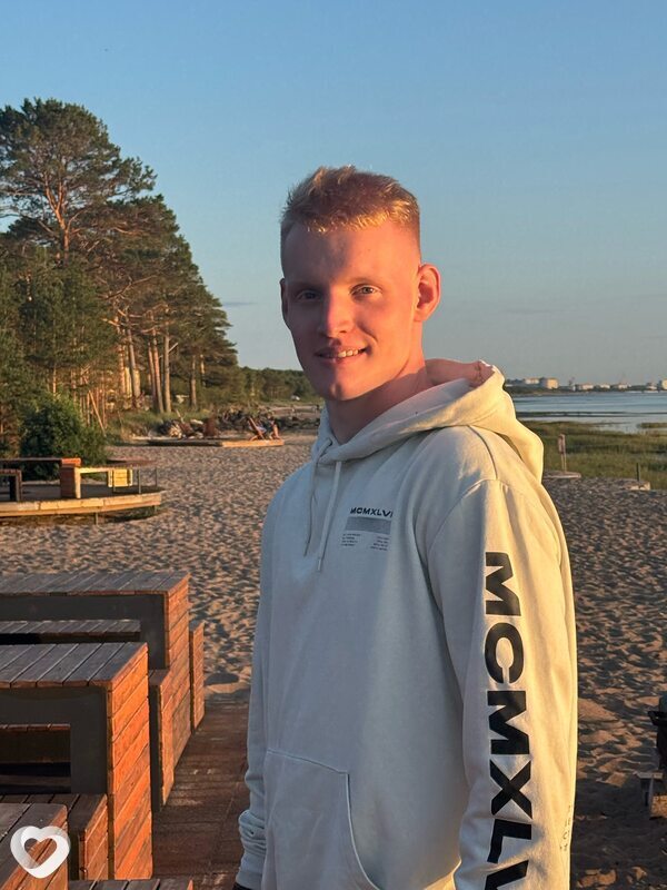 Сергей, 21, Москве — анкета №2779068