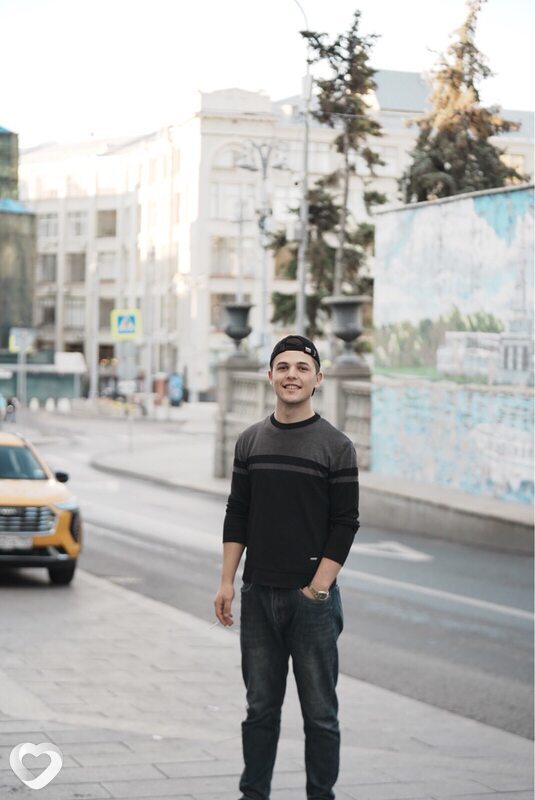 Заур, 21, Москве — анкета №2779359