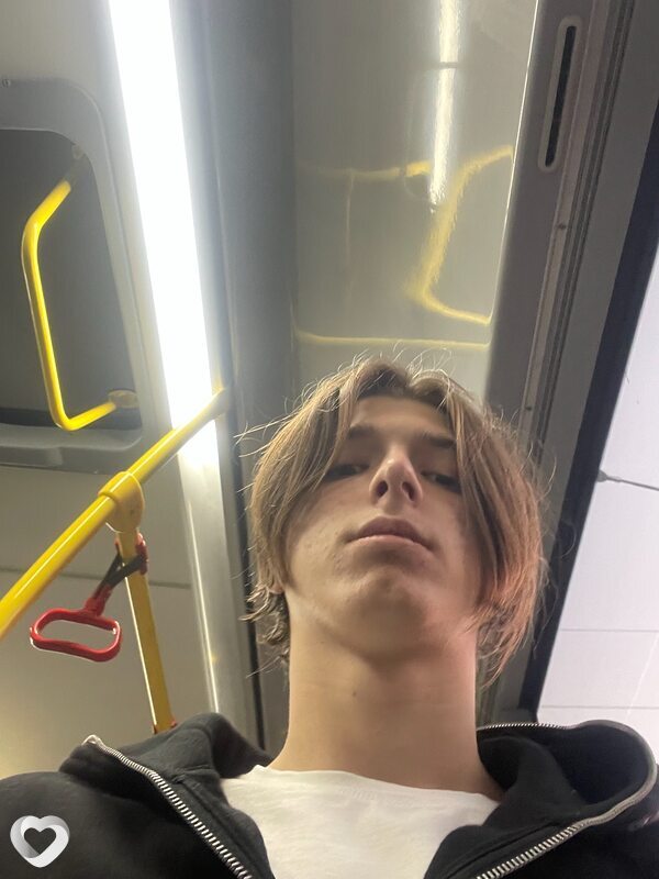 Максим, 19, Белгороде — анкета №2779467