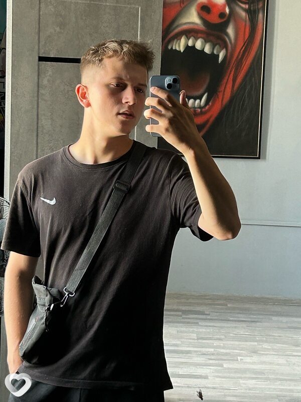 Вова, 21, Минске — анкета №2781371
