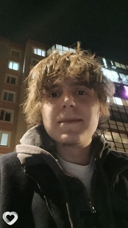 Иван, 21, Москве — анкета №2781351