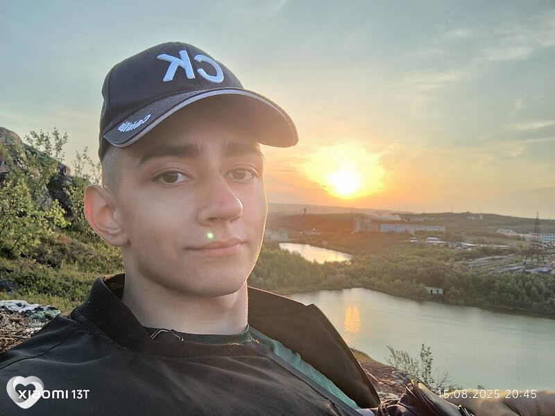 Илья, 20, Мурманске — анкета №2781800