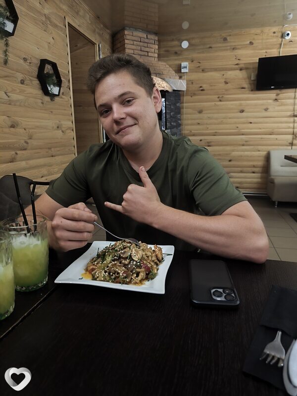 Андрей, 23, Запорожье — анкета №2781759