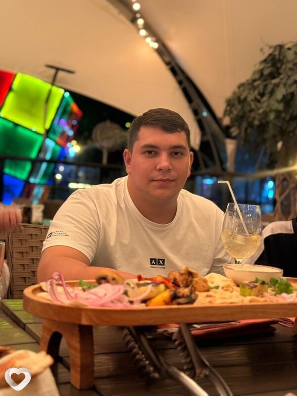 Вова, 24, Москве — анкета №2782405