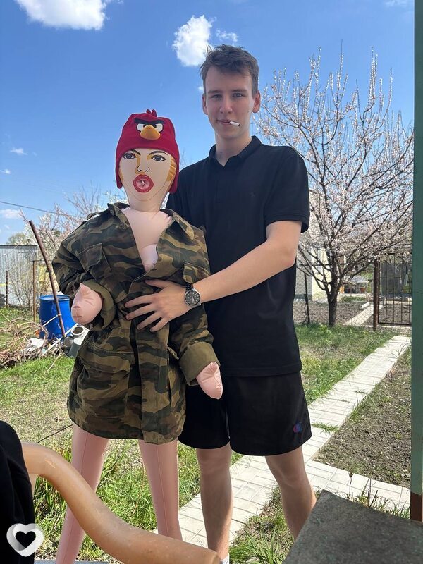 Влад, 20, Саратове — анкета №2782570