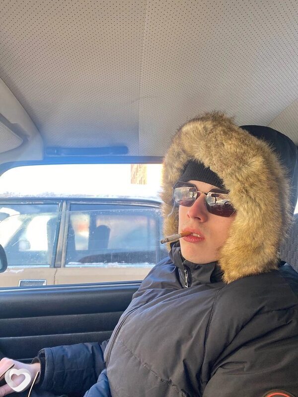 Артем, 21, Москве — анкета №2783684