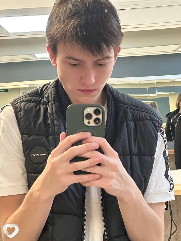 Сережа, 19, Адлер — анкета №2785477