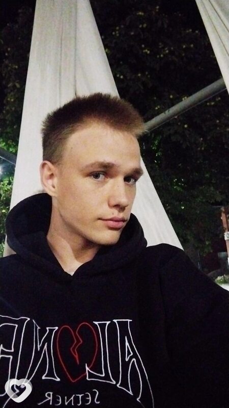 Иван, 21, Пугачеве — анкета №2787220