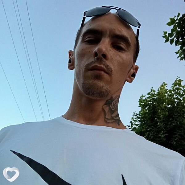 Толян, 28, Барнауле — анкета №2788335