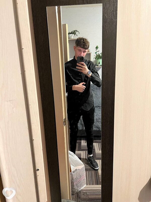 Илья, 19, Екатеринбурге — анкета №2789542