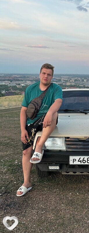 Артем, 28, Орске — анкета №2790207
