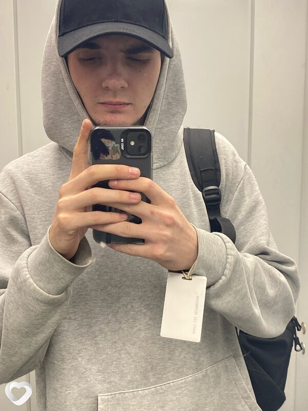 Артём, 21, Самаре — анкета №2790539