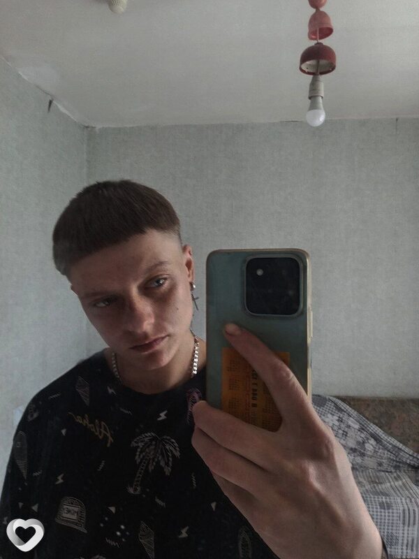 Андрей, 24, Старых Дорогах — анкета №2791784