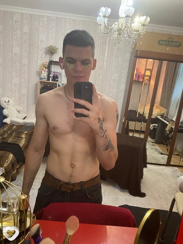 Родион, 21, Москве — анкета №2792710