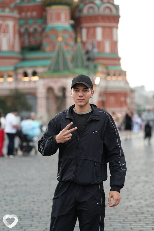 Максим, 20, Москве — анкета №2795158