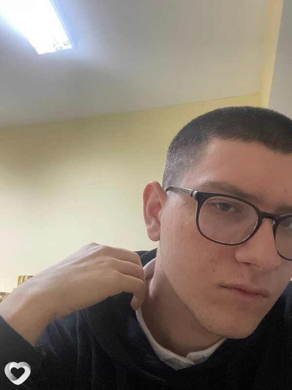 Михаил, 23, Ярославле — анкета №2795919