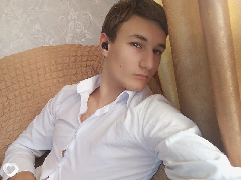 Кирилл, 19, Феодосии — анкета №2797001