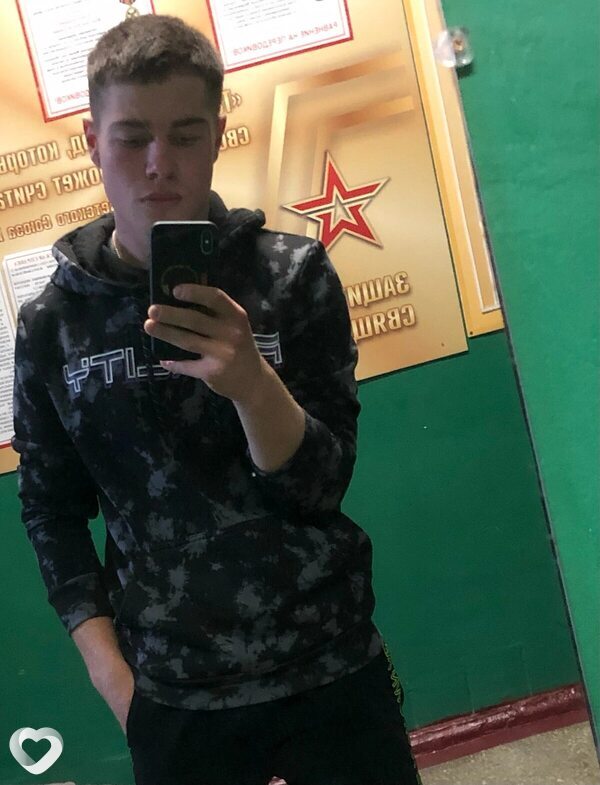 Виктор, 24, Севастополе — анкета №2796701