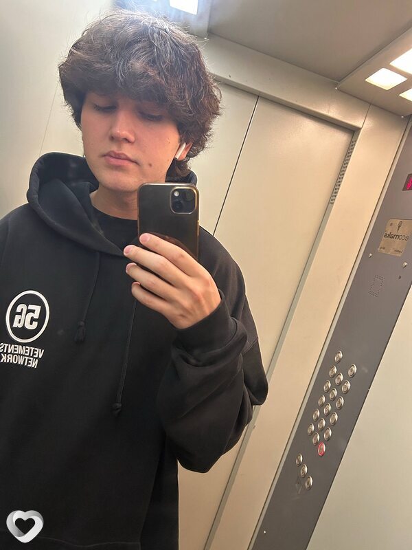 Андрей, 22, Москве — анкета №2797325