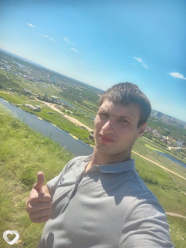 Максим, 24, Черногорске — анкета №2798058