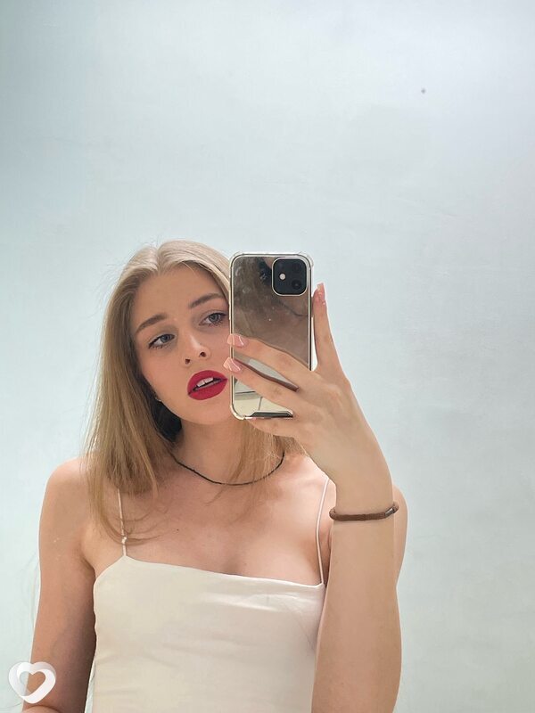 Алёна, 21, Хабаровске — анкета №2798450