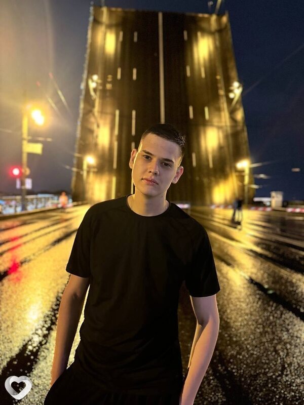 Лев, 21, Санкт-Петербурге — анкета №2799093