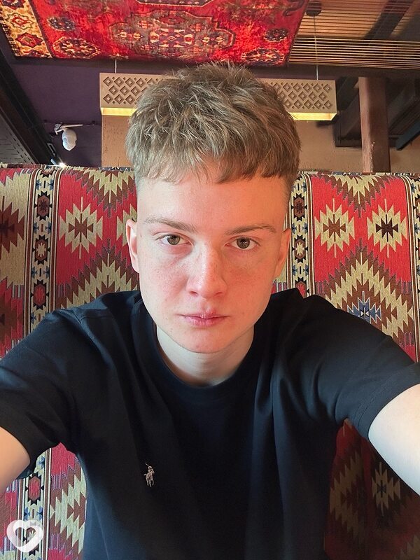Илья, 20, Москве — анкета №2799835