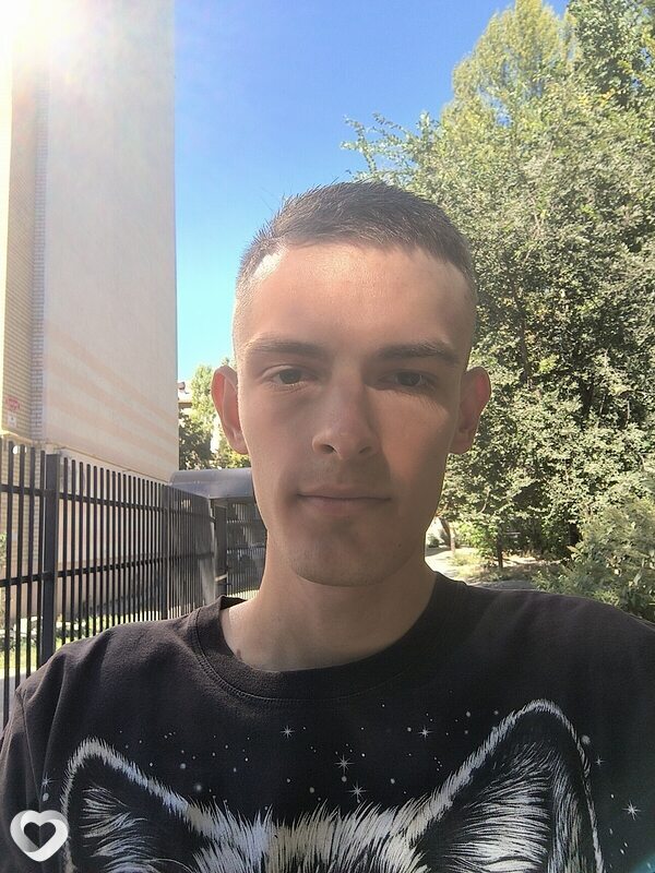 Артём, 25, Саратове — анкета №2800413