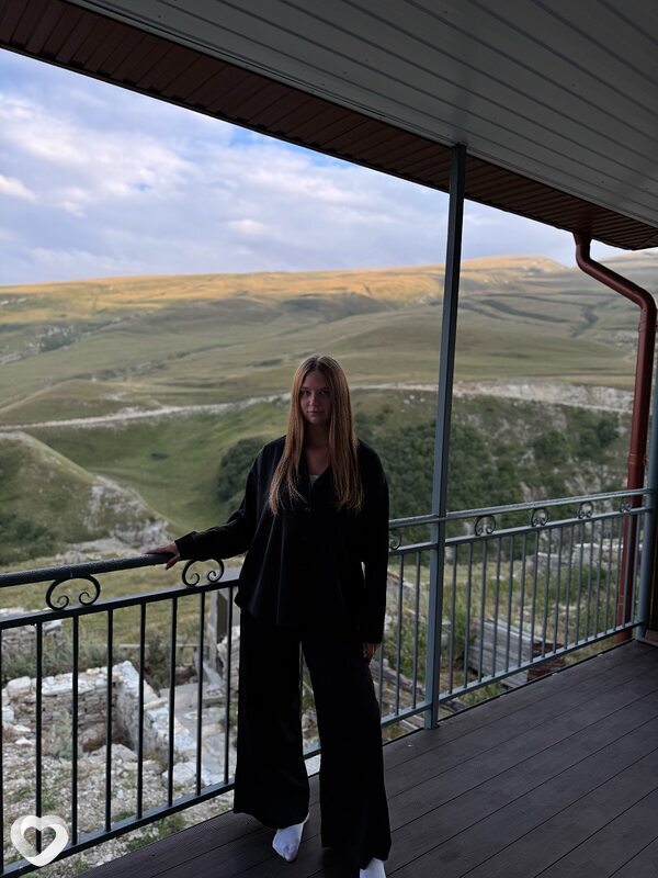Карина, 19, Гомеле — анкета №2800922