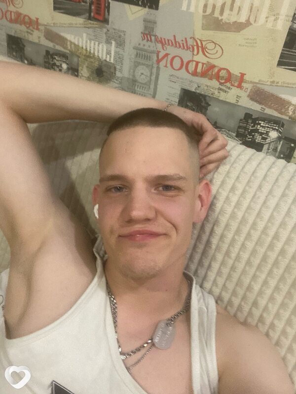 Данила, 21, Москве — анкета №2802147
