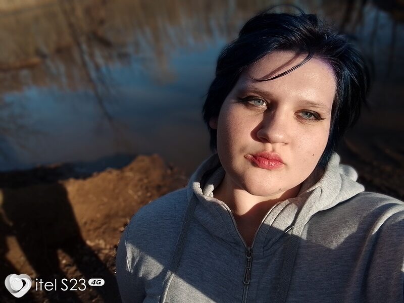 Вика, 21, Самаре — анкета №2802708