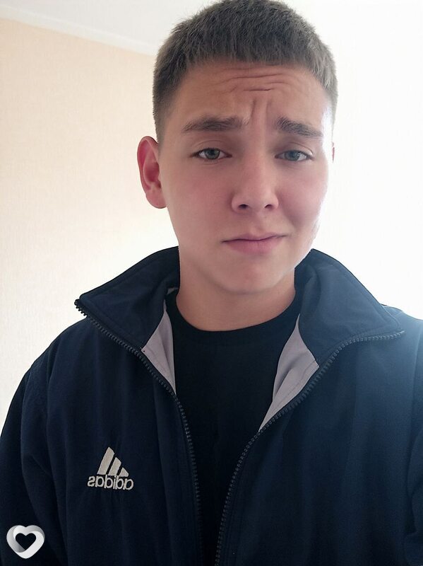 Кирилл, 21, Барнауле — анкета №2802984