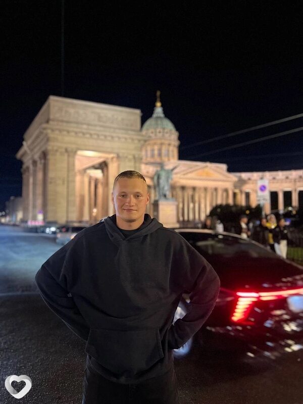Антон, 22, Череповце — анкета №2803663