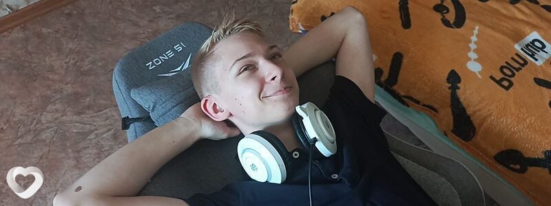 Антон, 19, Ярославле — анкета №2804006