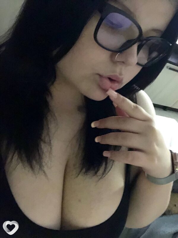 Аня, 21, Кириши — анкета №2806325