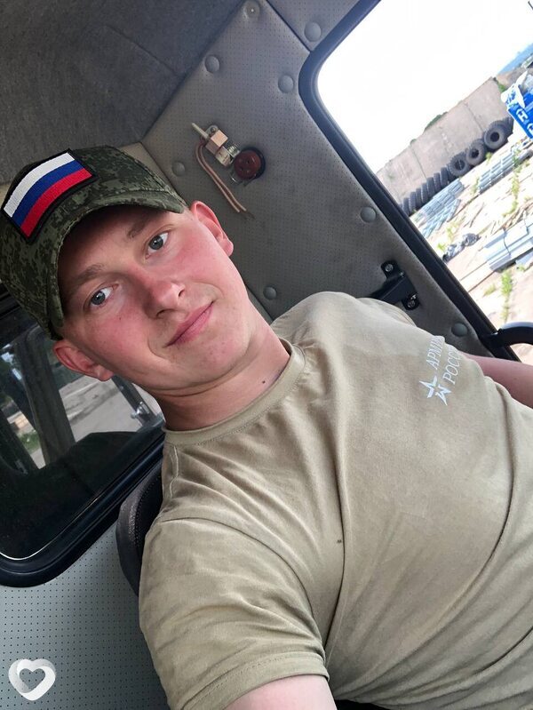 Илья, 21, Москве — анкета №2807498