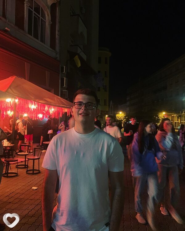 Женя, 22, Ивано-Франковске — анкета №2807958