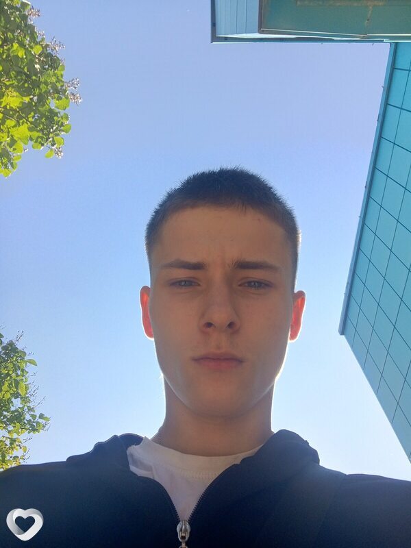 Александр, 19, Томске — анкета №2808530