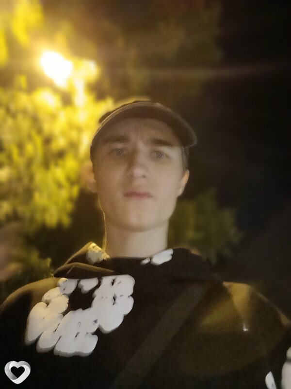 Антон, 19, Томске — анкета №2810706