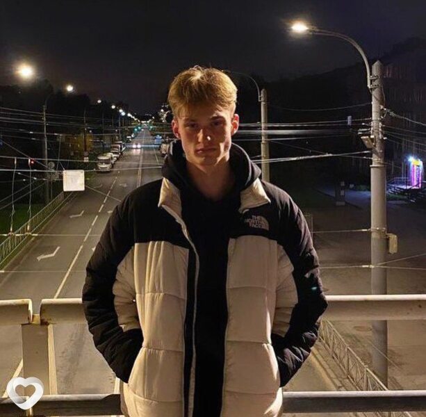Александр, 22, Санкт-Петербурге — анкета №2811755