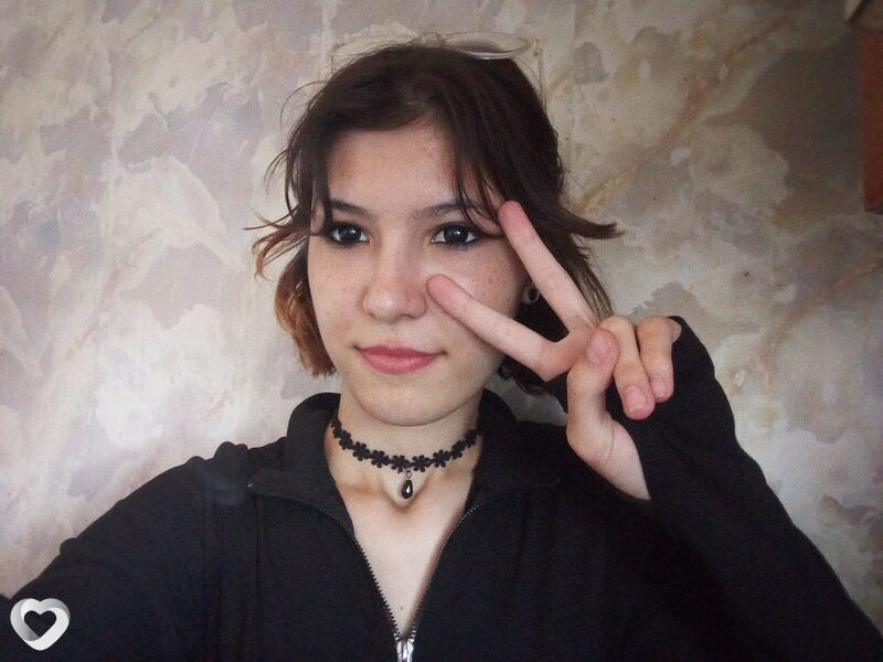 Юля, 21, Миллерове — анкета №2812393