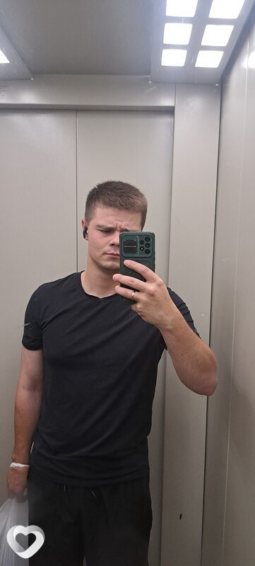 Артём, 23, Москве — анкета №2813240