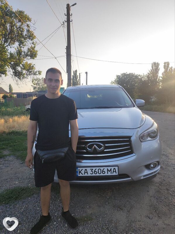 Максим, 22, Николаеве — анкета №2812537